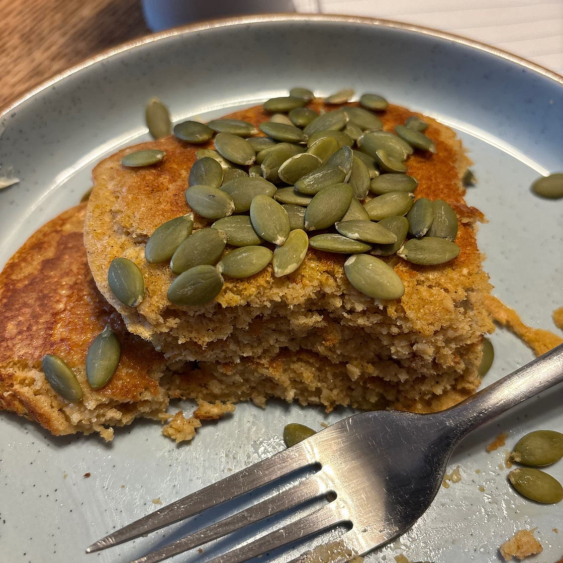 Healthy Pumpkin Oatmeal Pancakes