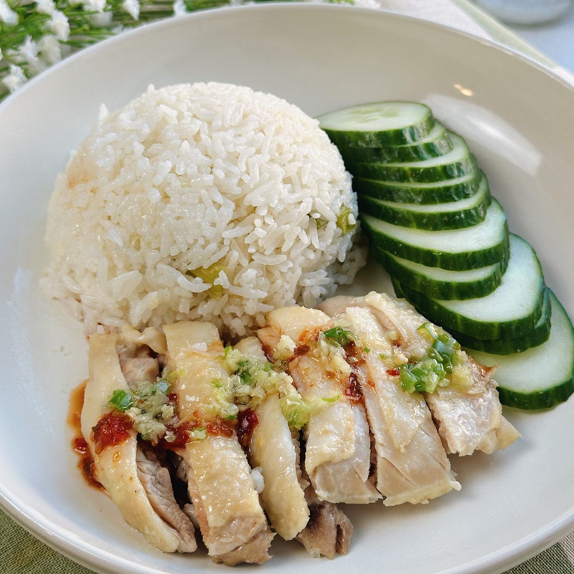 Rice Cooker Hainanese Chicken Rice (Easy One-Pot Recipe)