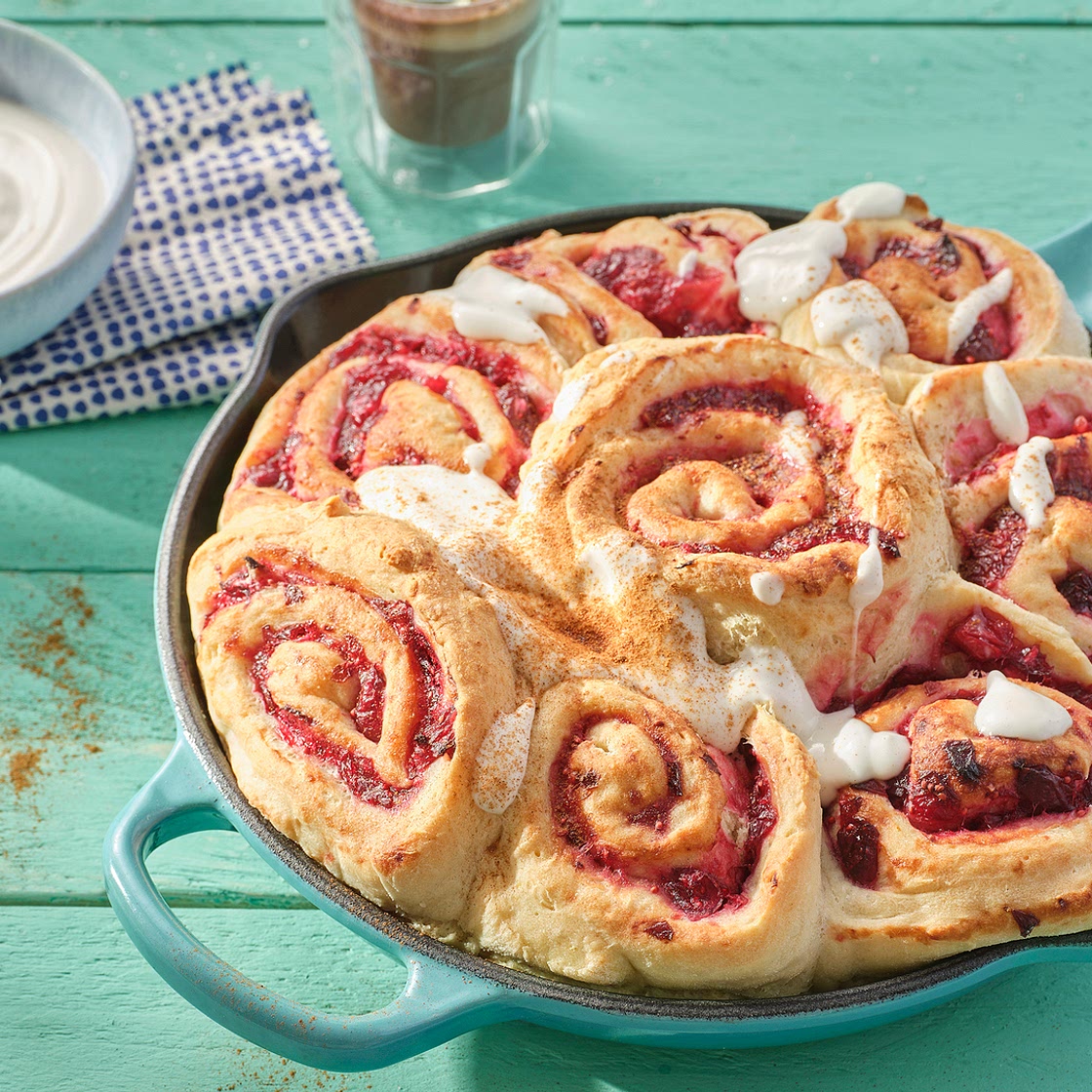 Saftige Hefeschnecken mit Orangen-Cranberry-Füllung