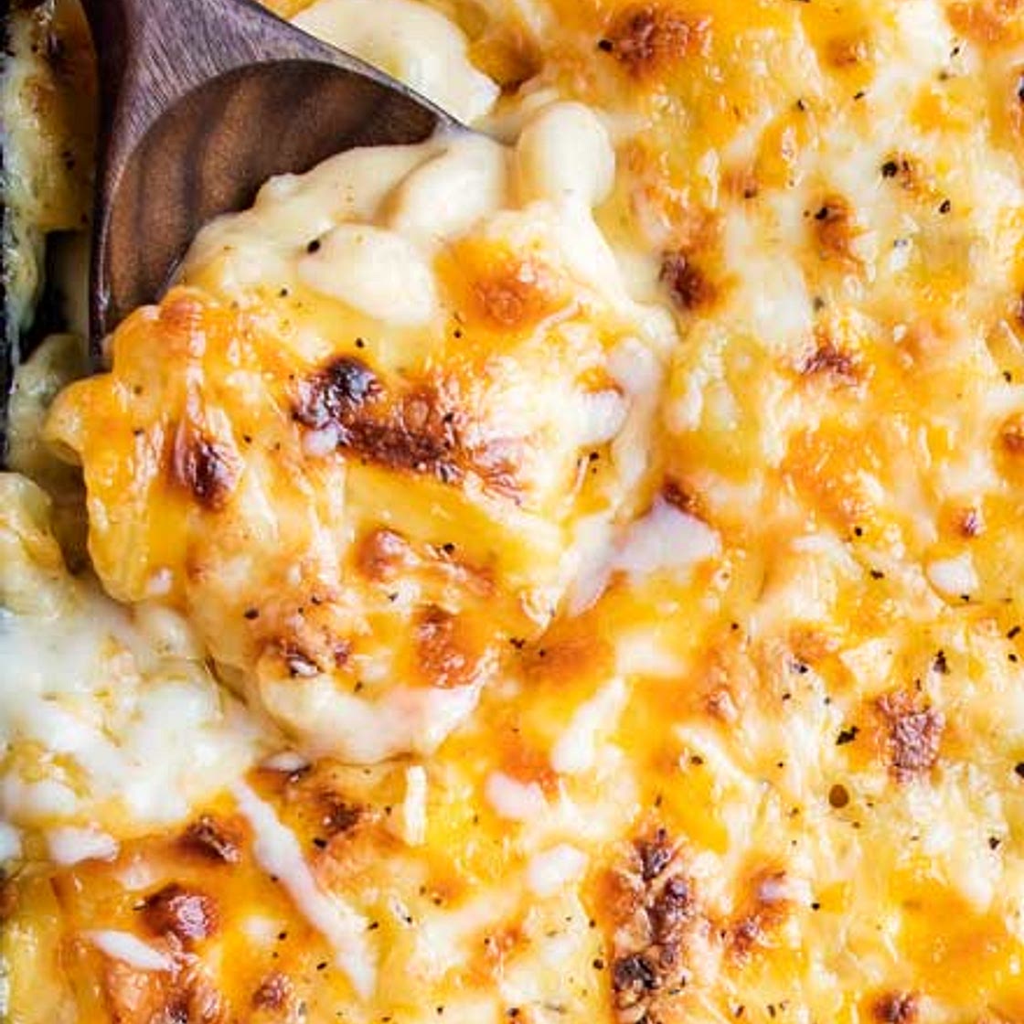 Creamy Homemade Baked Mac and Cheese