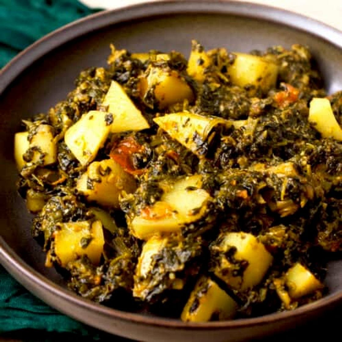 Aloo Palak Recipe (Spinach & Potato Curry)