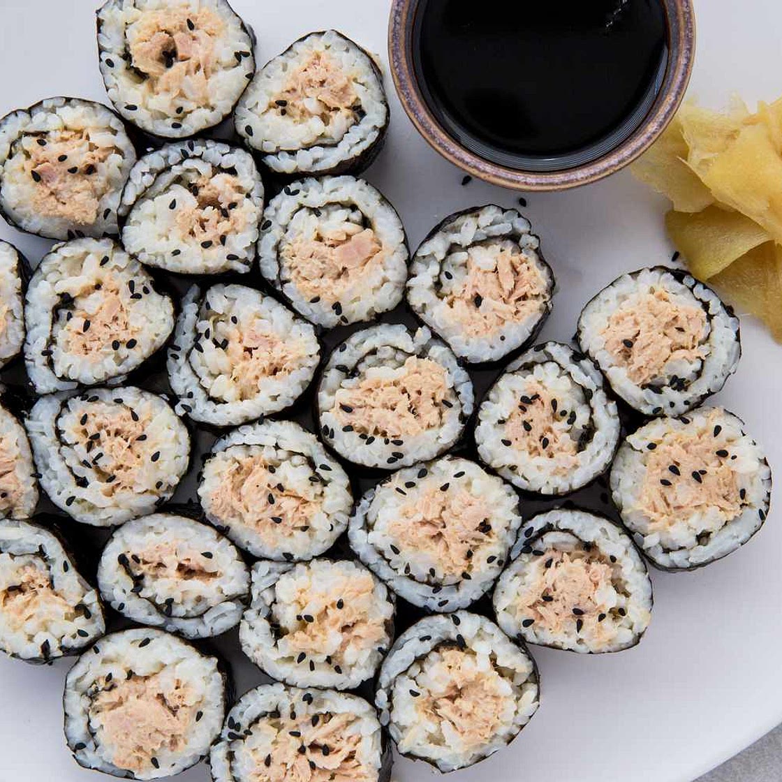 Makizushi (Japanese Tuna Roll)