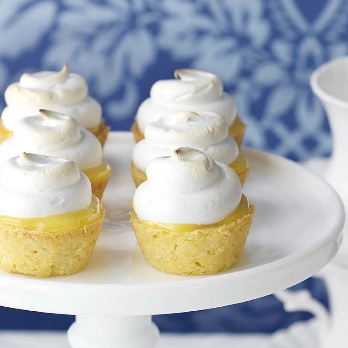 Limoncello meringue pies