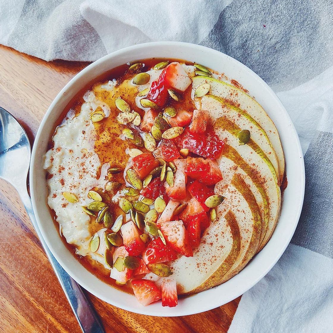 Pear & Cinnamon Oatmeal