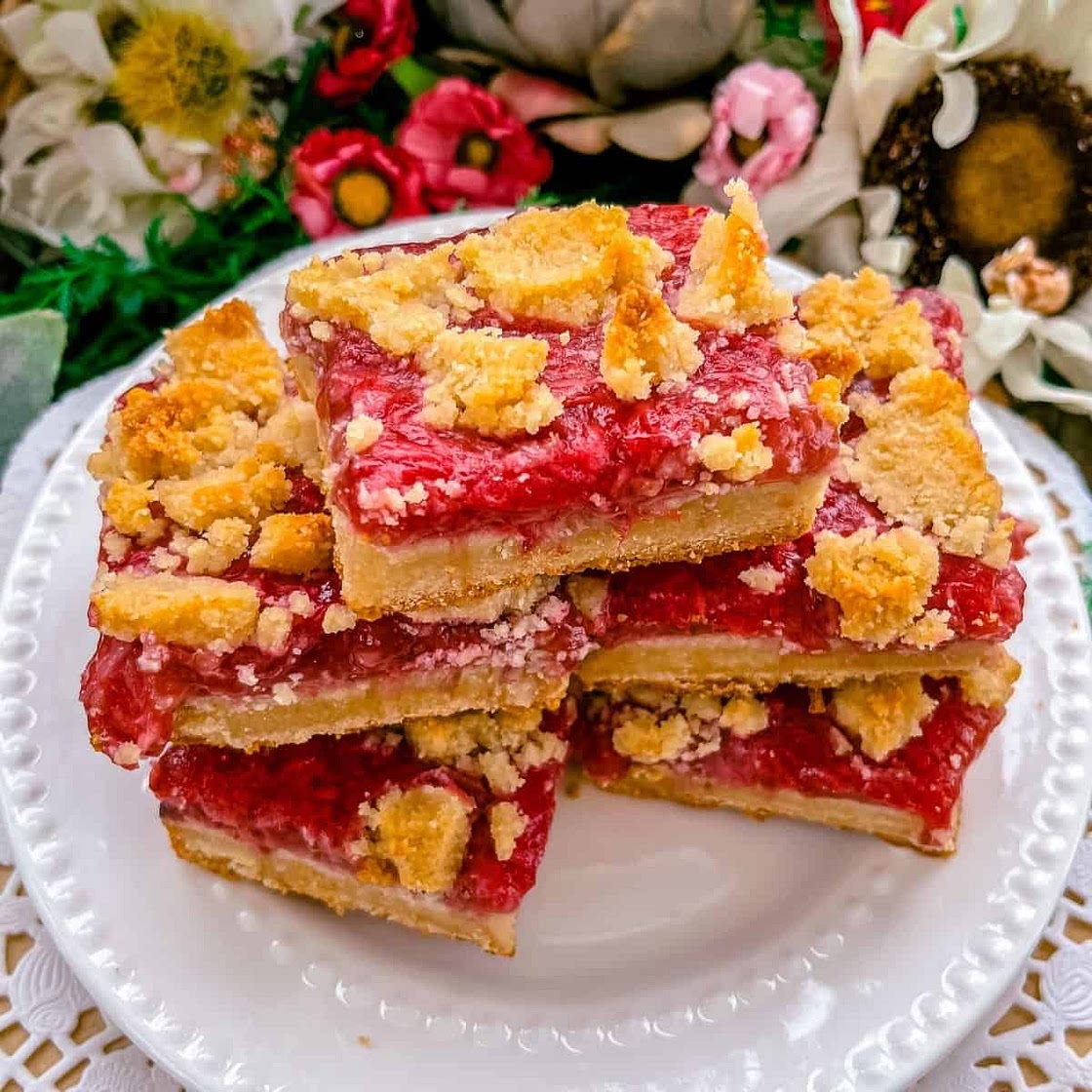 Paleo & Vegan Strawberry Crumble Bars