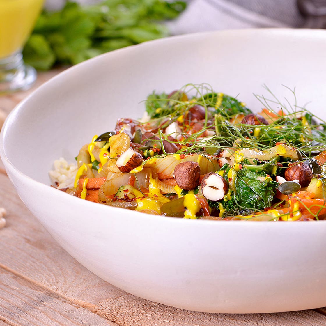 Bulgur con verduras al grill y aliño de cúrcuma