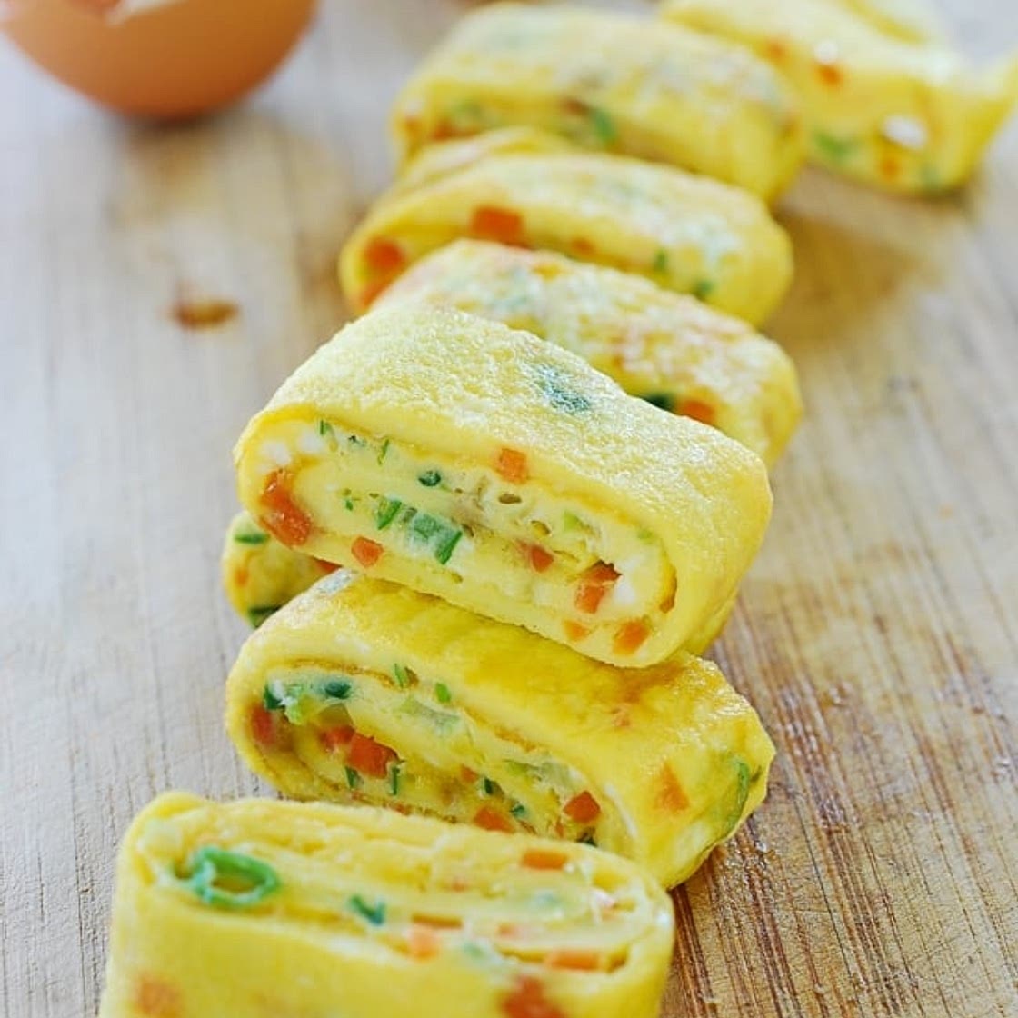 Gyeran mari (Korean rolled omelette)