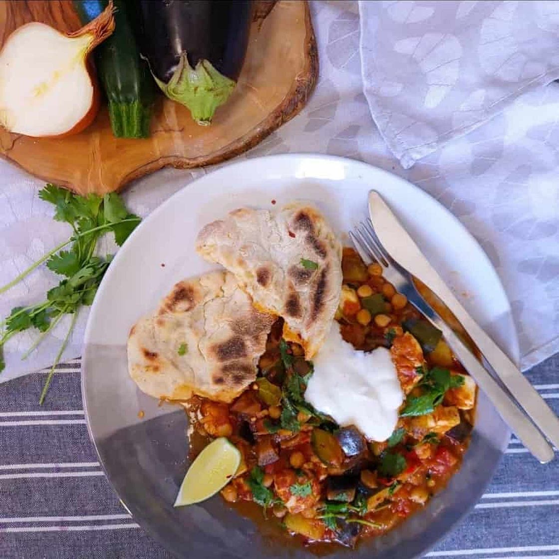 HEARTY VEGETARIAN CURRY WITH CHICKPEAS, AUBERGINES AND HALLOUMI