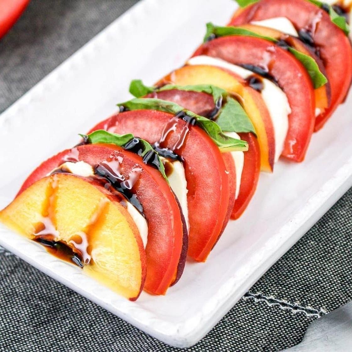 Summer Peach Caprese Salad Recipe