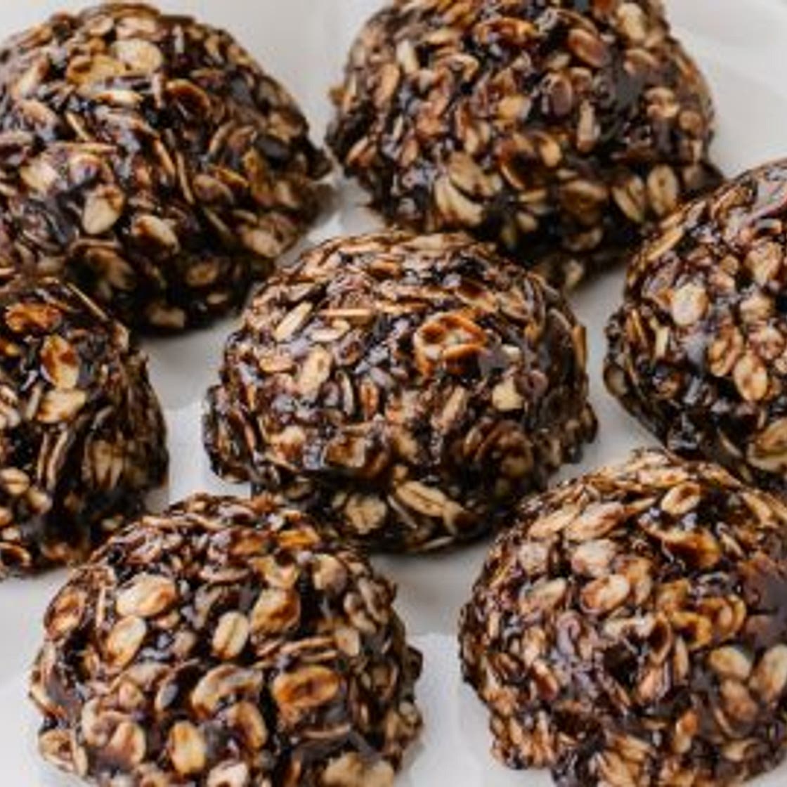 No-bake Chocolate Oatmeal Cookies (so very chewy!)