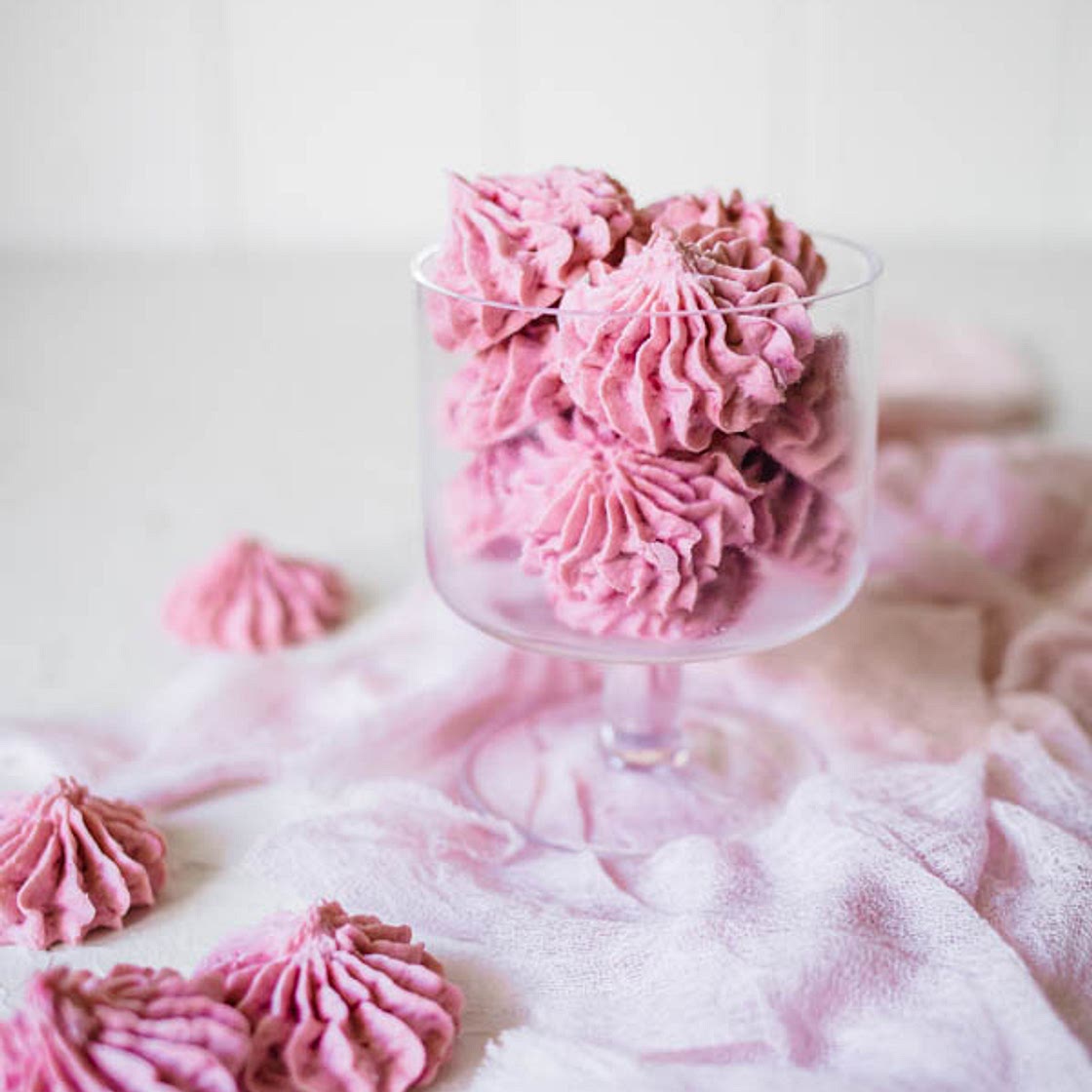 KETO STRAWBERRY FAT BOMBS