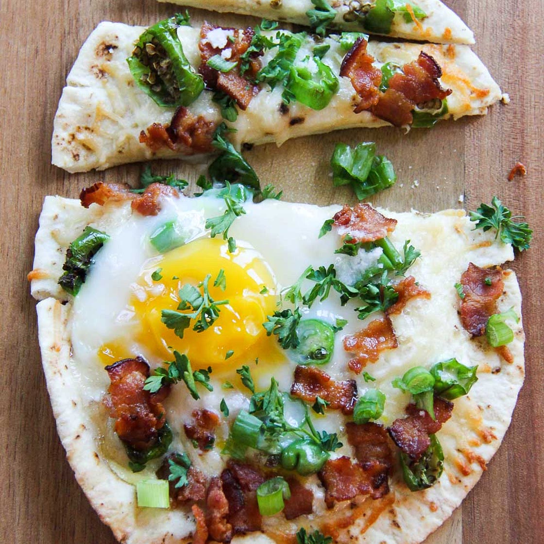Breakfast Naan Pizza