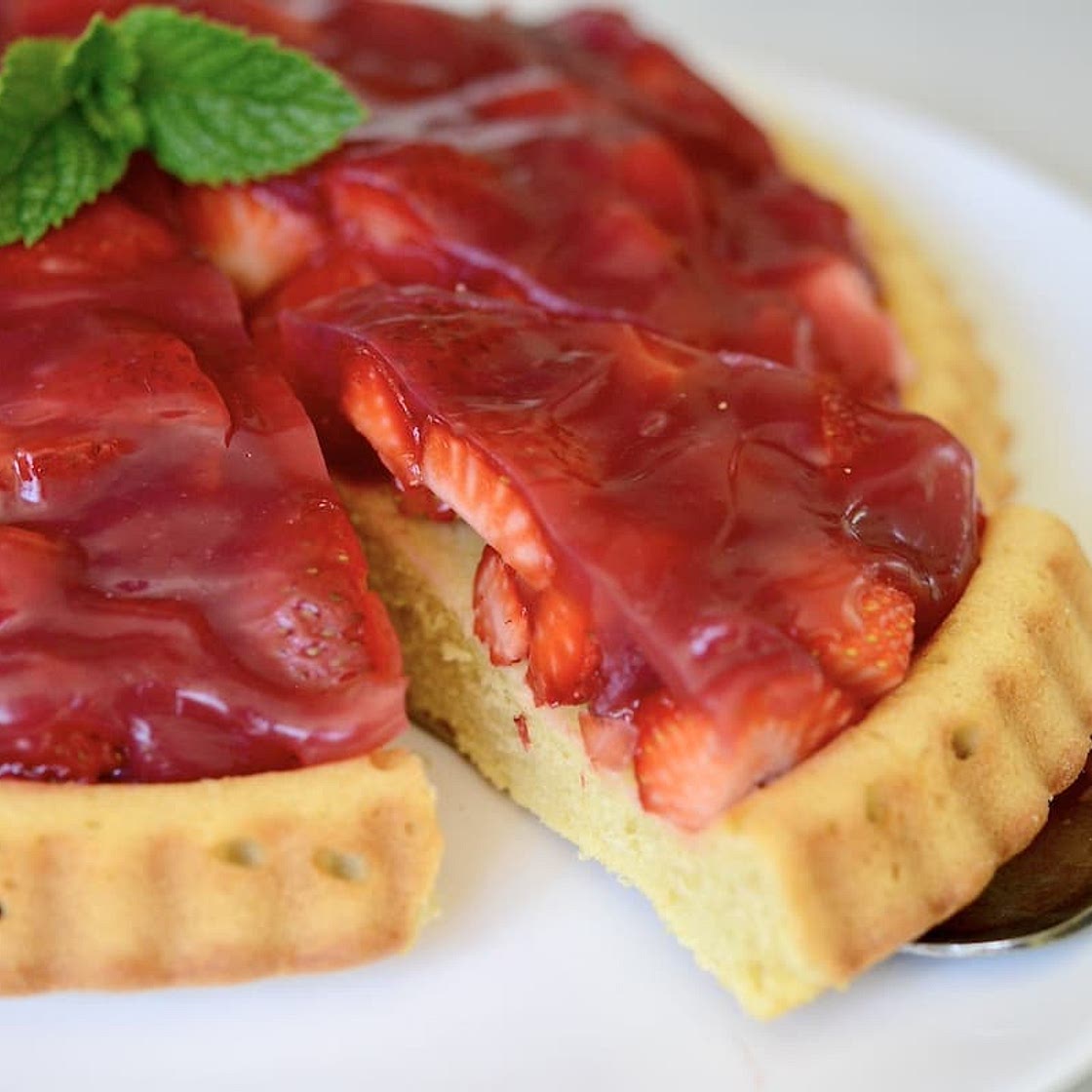 German Strawberry Cake | Erdbeerkuchen