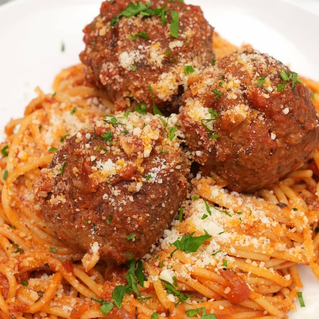 Spaghetti and Meatballs (Video)