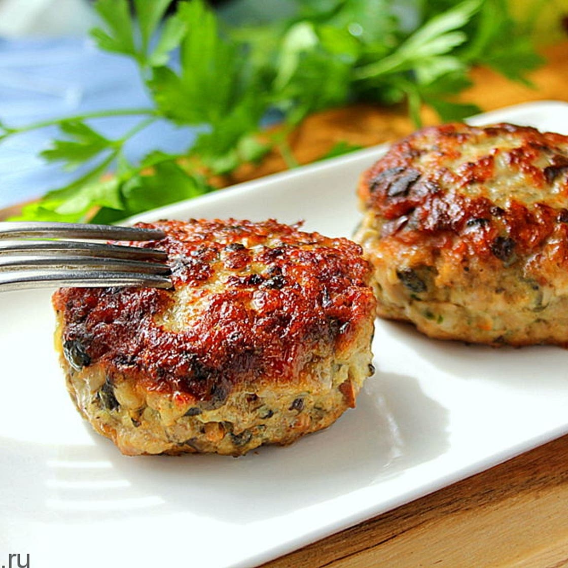 Котлеты из свинины и лесных грибов