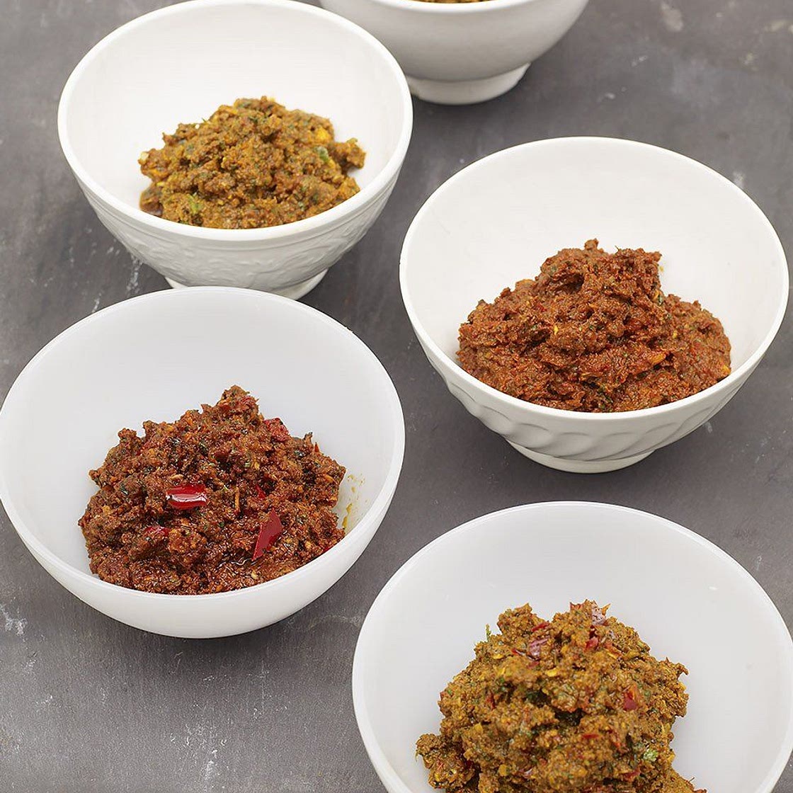 Easy homemade curry pastes