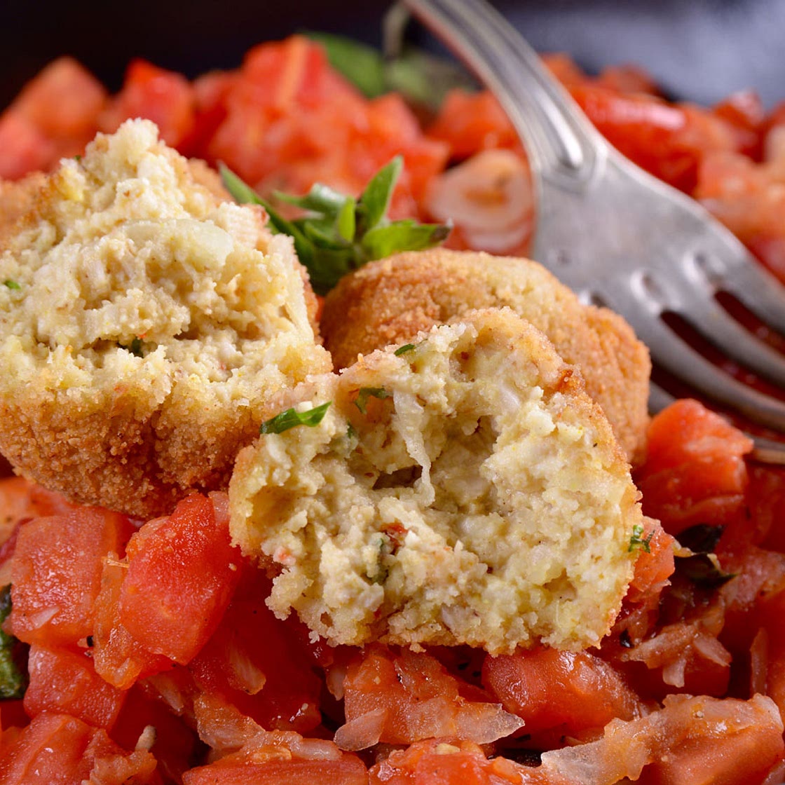 Albóndigas vegetarianas de tofu con salsa de tomate