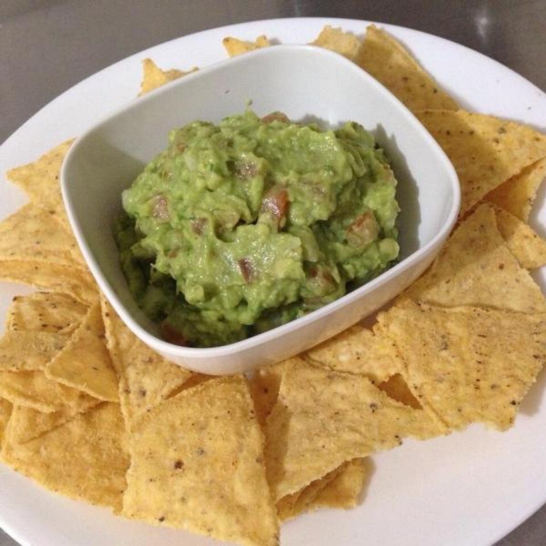 Receita de Nachos com guacamole