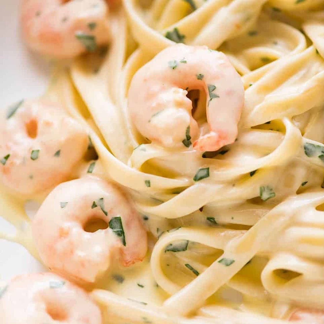 Creamy Garlic Prawn Pasta
