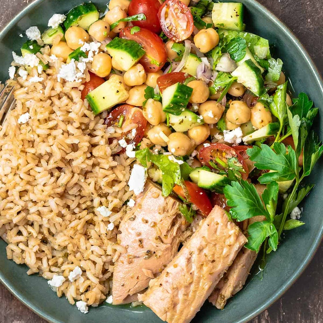 Mediterranean Brown Rice and Tuna Bowls Recipe