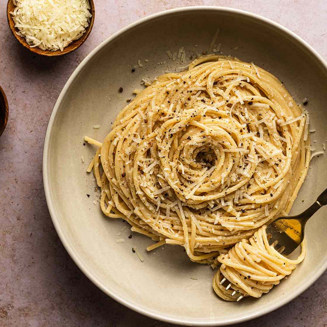 Cacio e Pepe (Spaghetti With Black Pepper and Pecorino Romano) Recipe