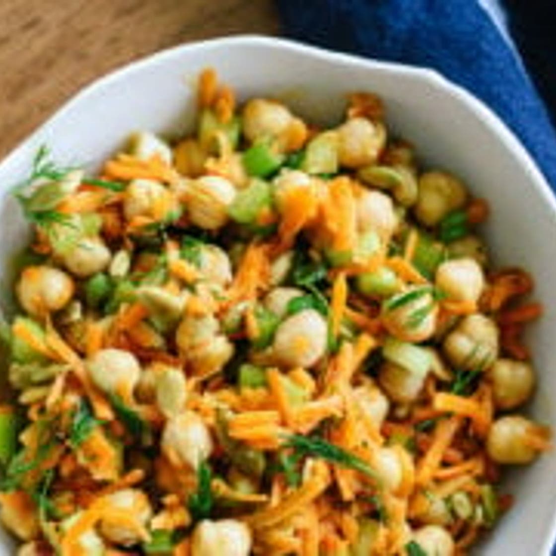 Chickpea Salad with Carrots and Dill