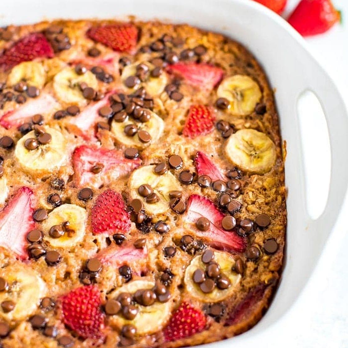 Strawberry Banana Baked Oatmeal