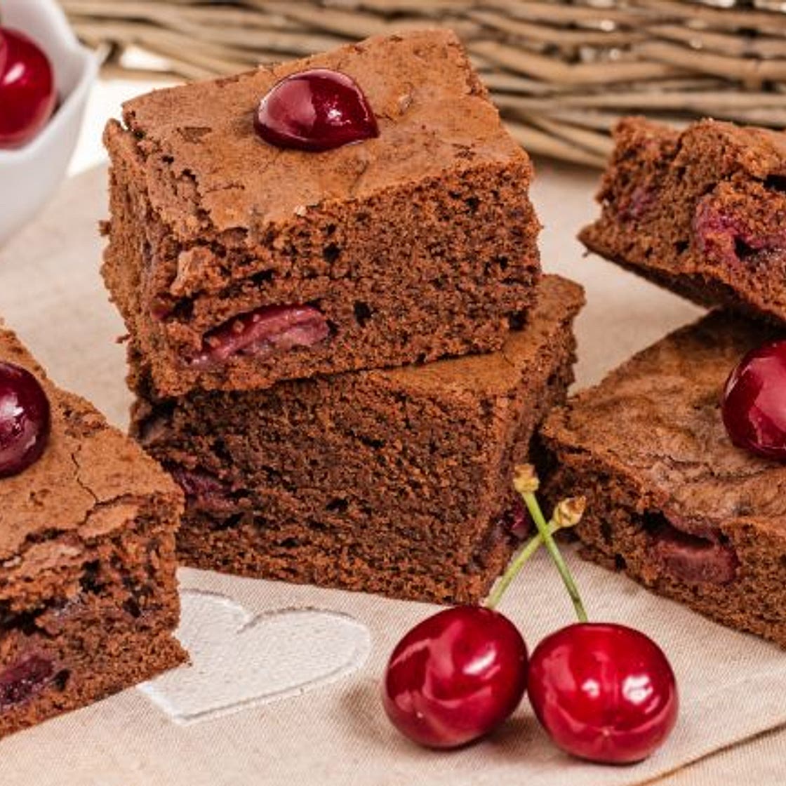 Torta di cioccolato e ciliegie