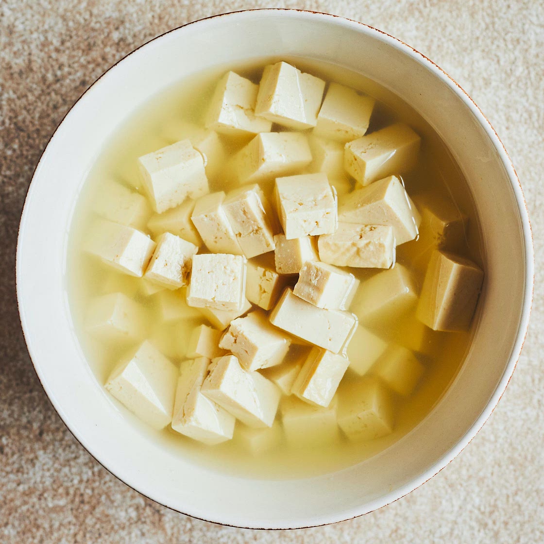 Tofu mariné comme du fromage feta