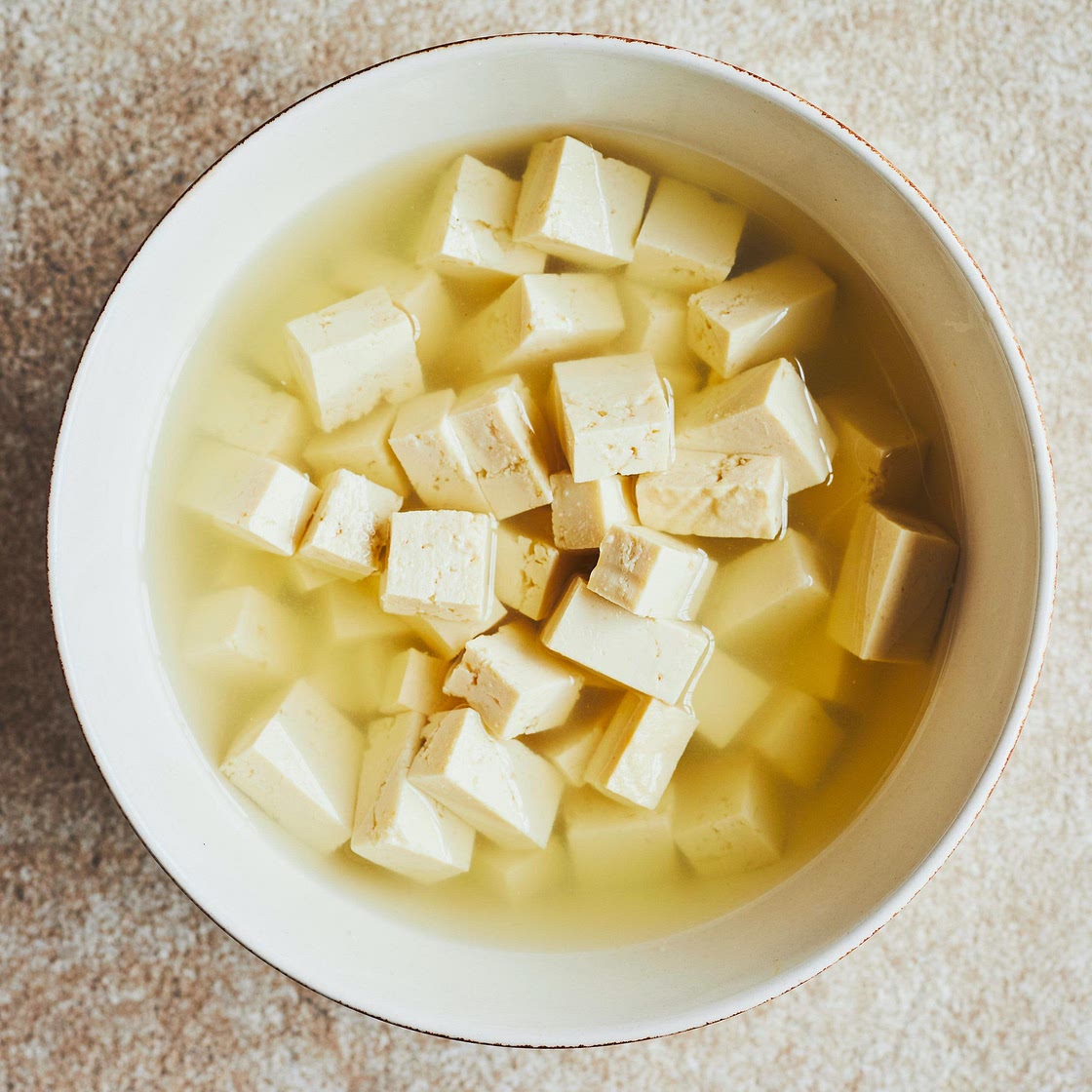 Tofu mariné comme du fromage feta