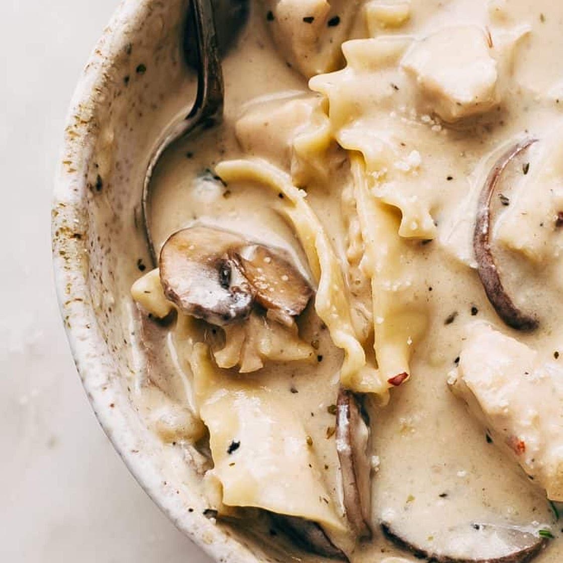 Roasted Garlic White Chicken Lasagna Soup