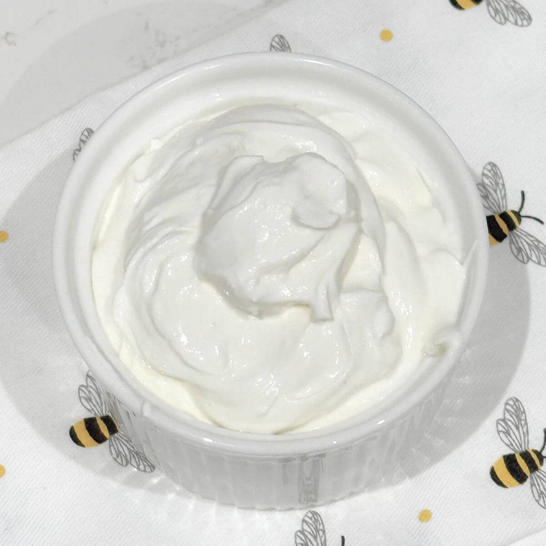 Healthy Cream Cheese Frosting with Greek Yogurt (No Butter)