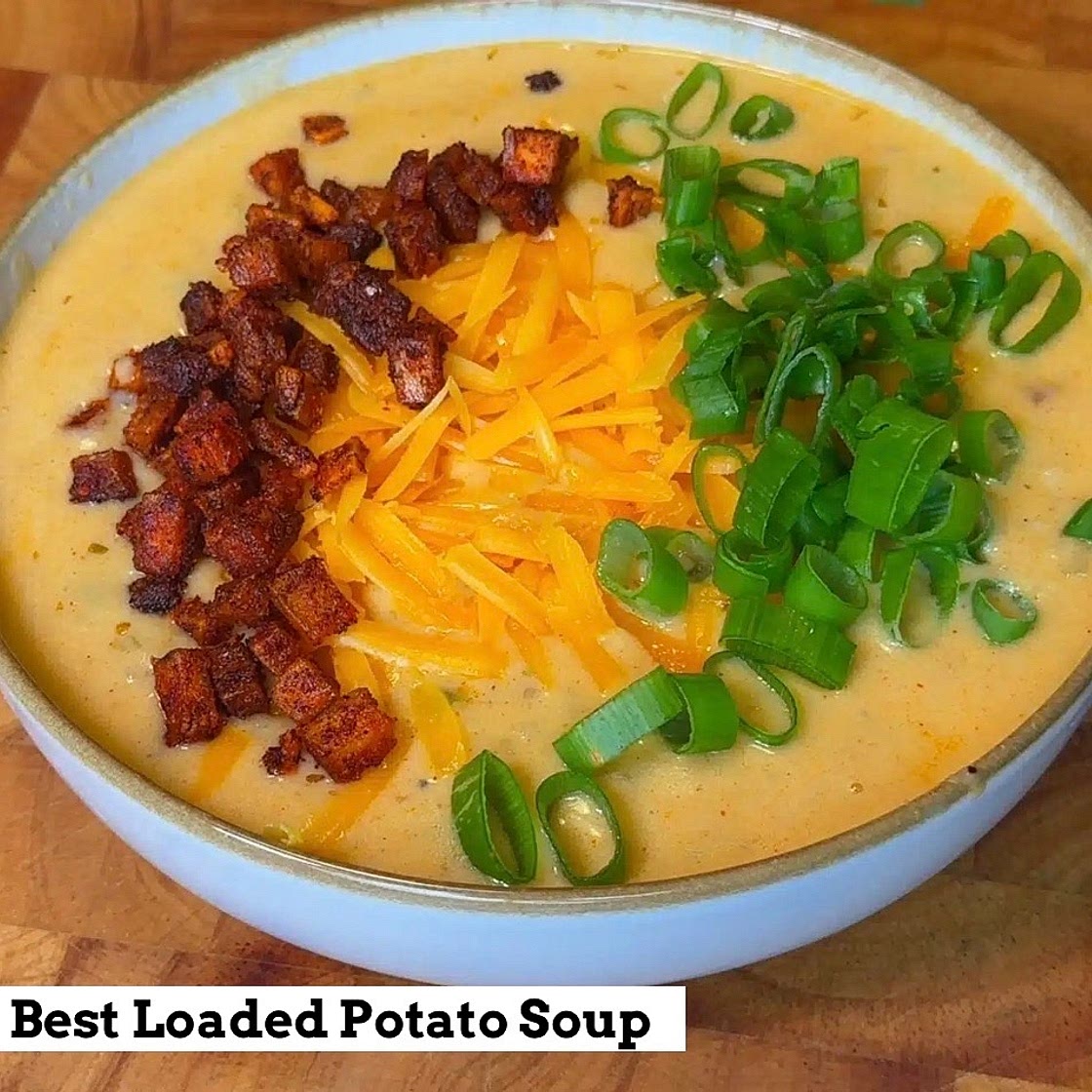 Beladene Kartoffelsuppe mit knusprigen Kartoffelschalen