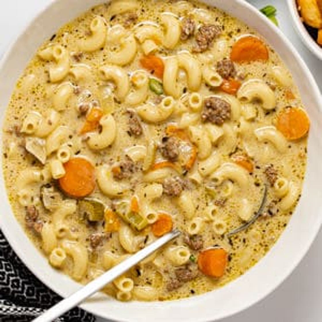 One Pot Macaroni Cheeseburger Soup