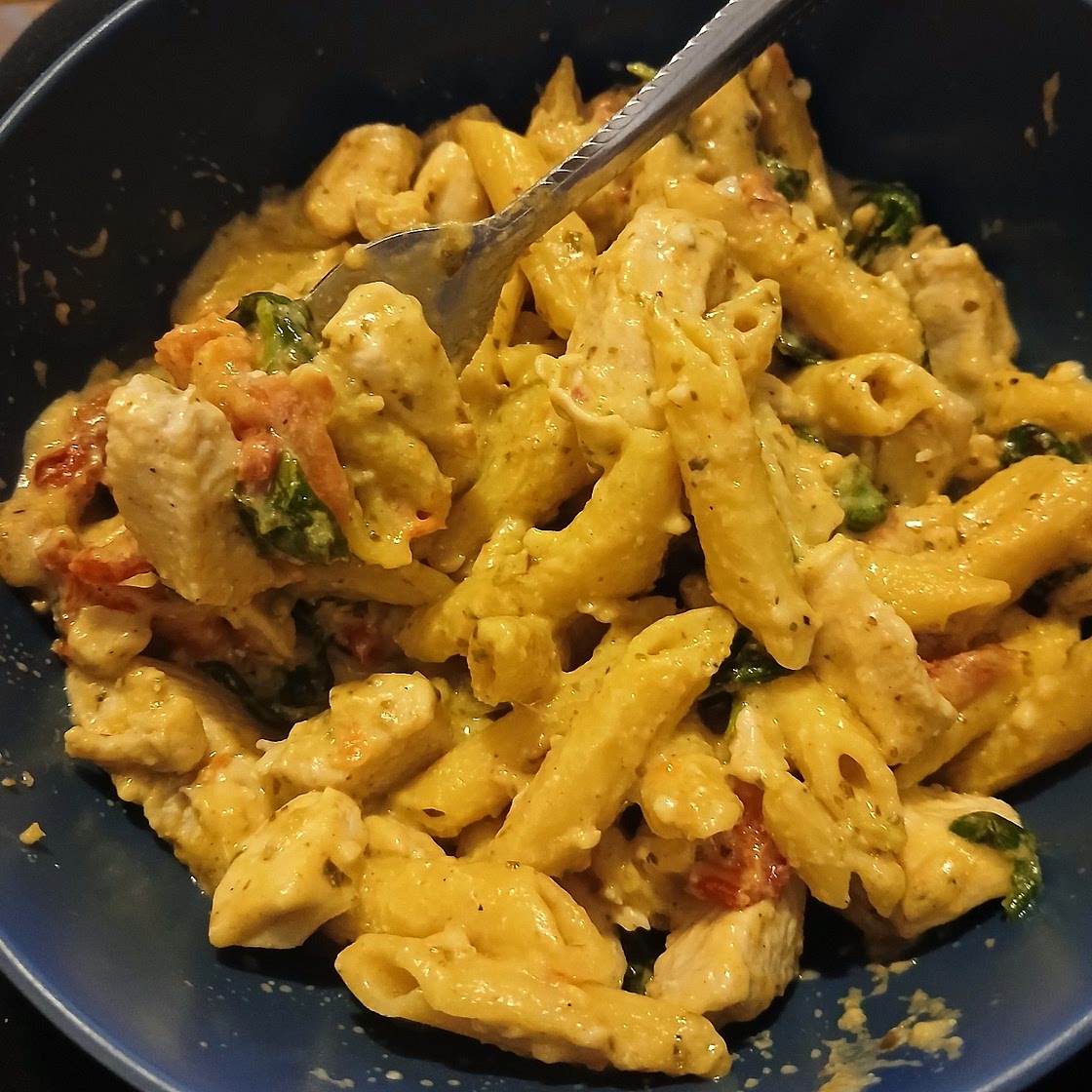 One Pot Creamy Pesto Chicken Pasta