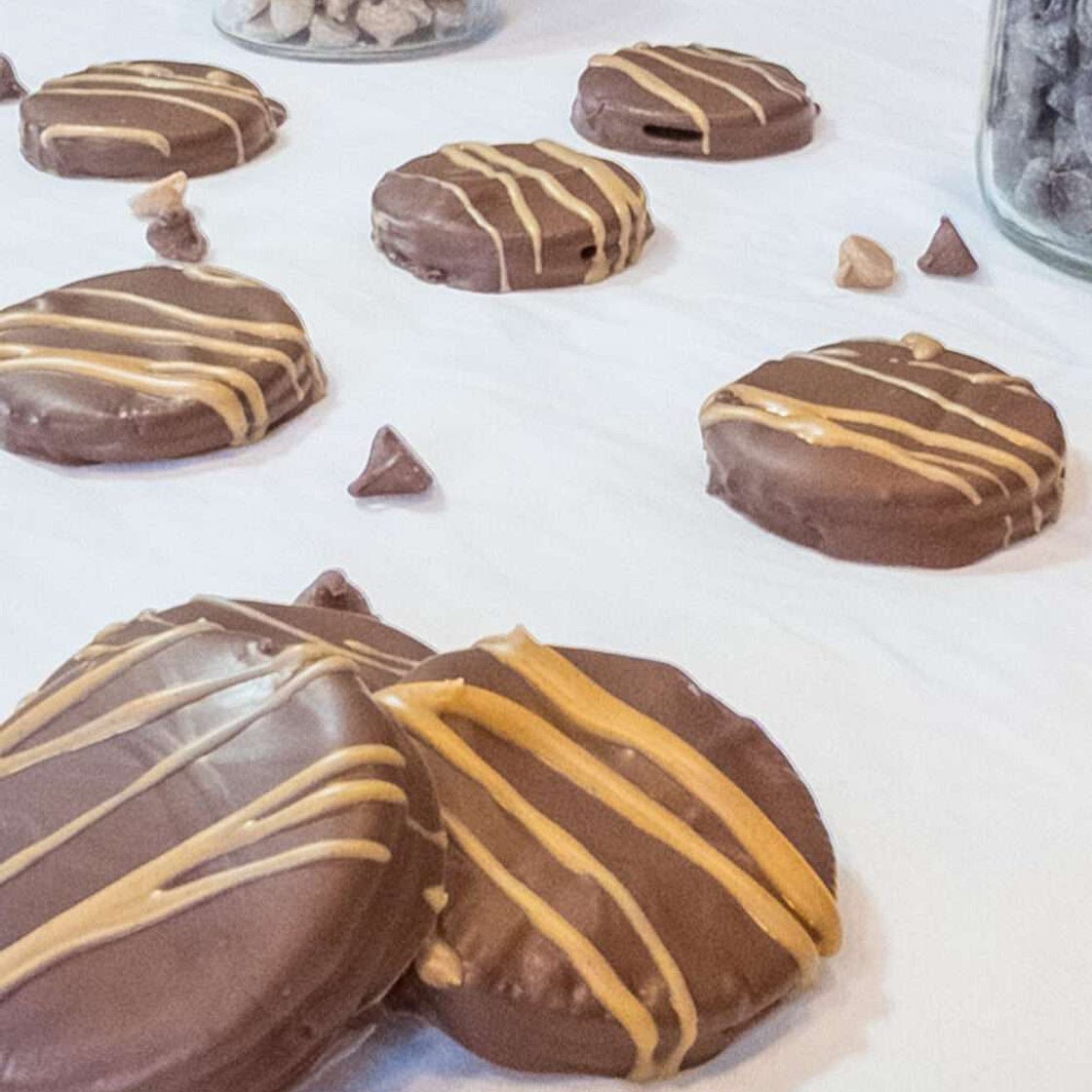 4 Ingredient Chocolate Peanut Butter Cookies (No Bake)