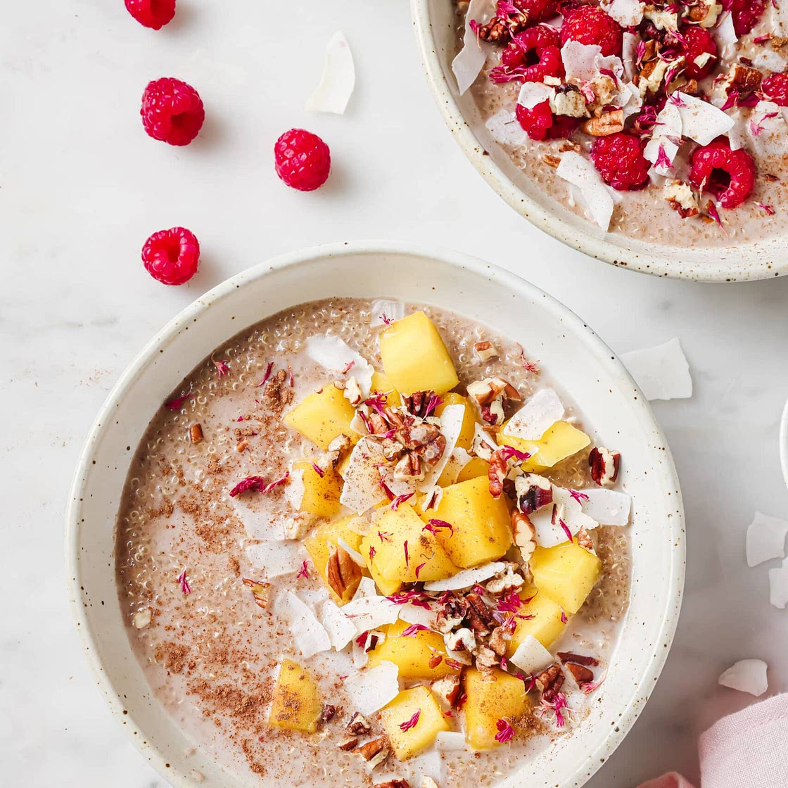 20-Minute Creamy Quinoa Porridge (Vegan)