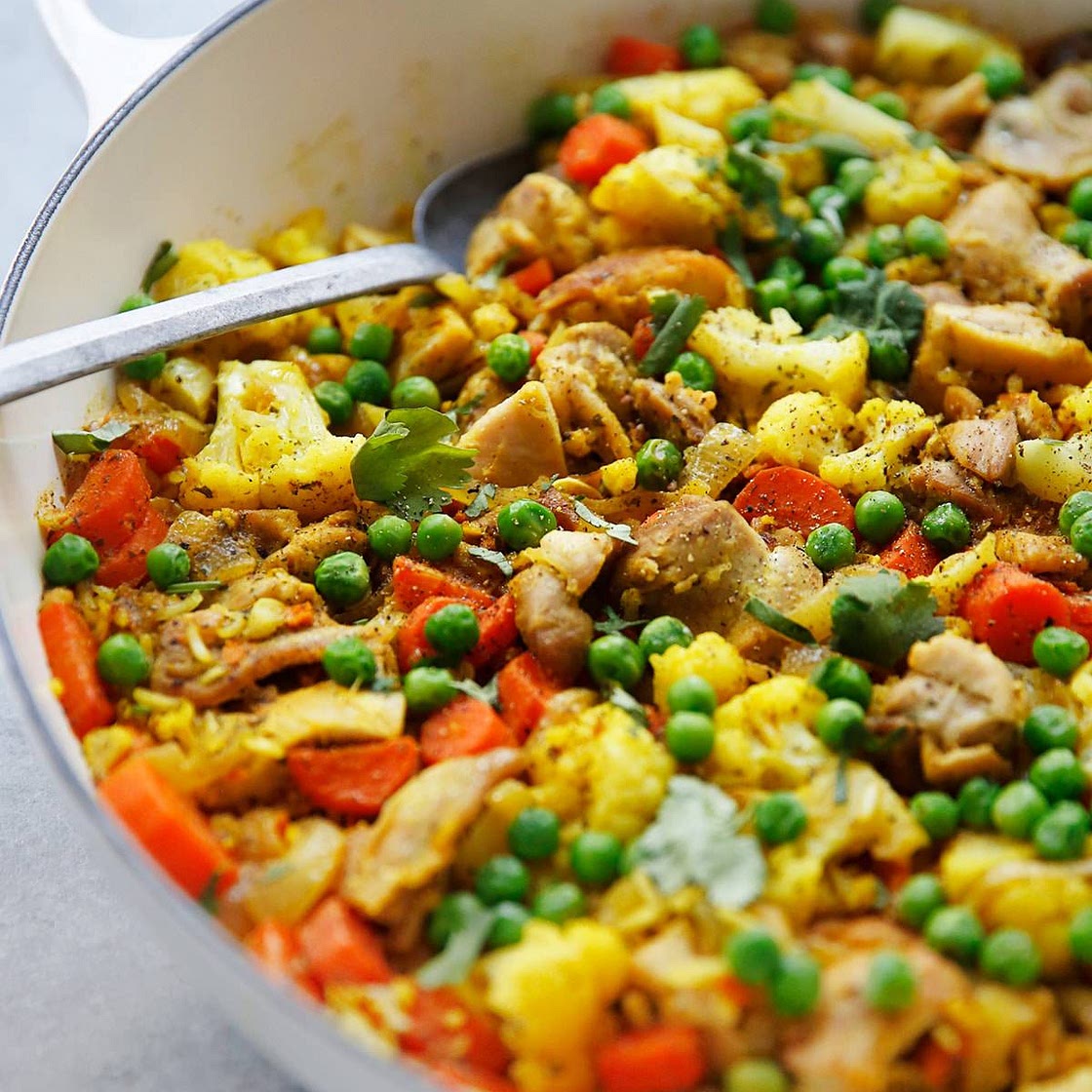ONE POT TURMERIC CHICKEN AND RICE