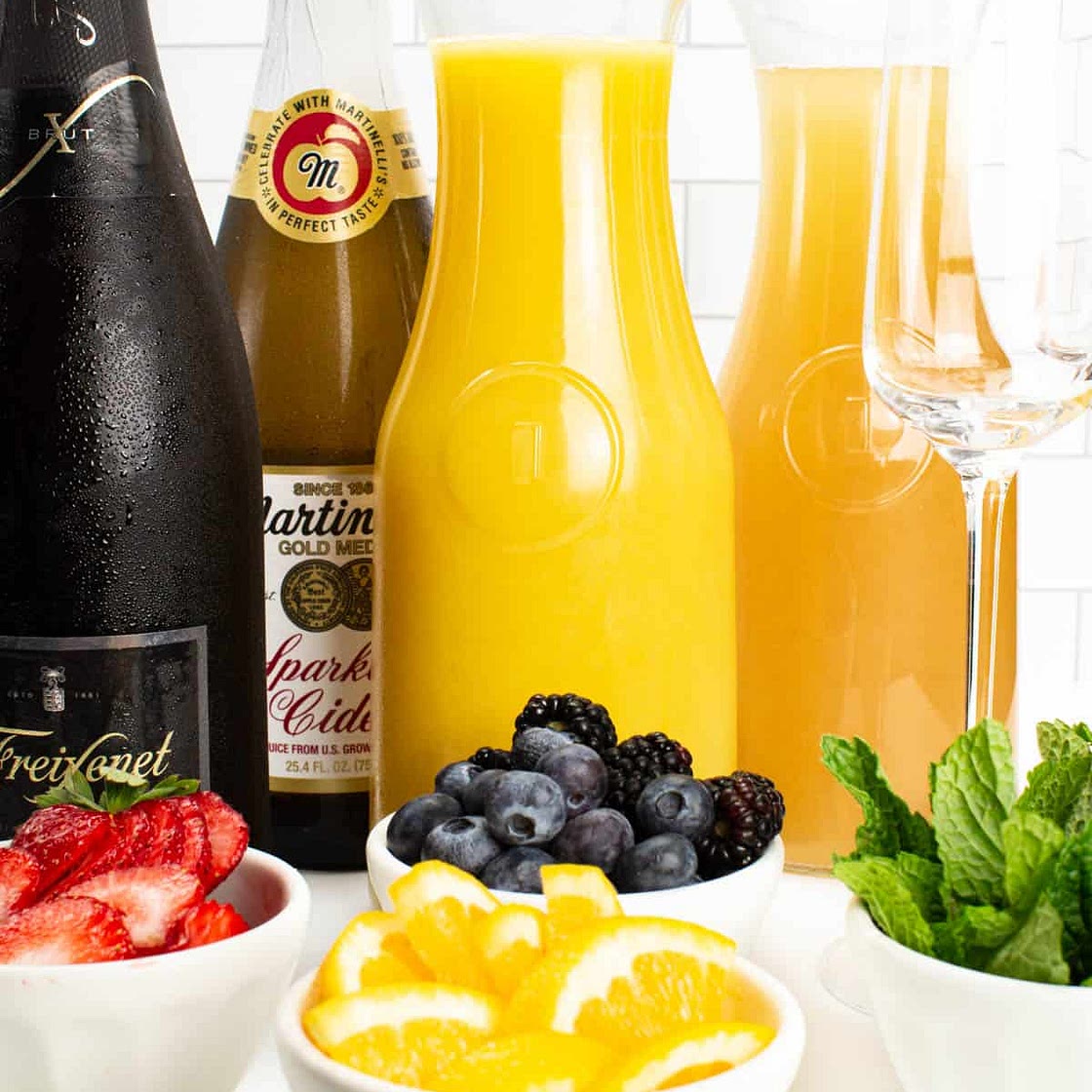 Easy Mimosa Bar