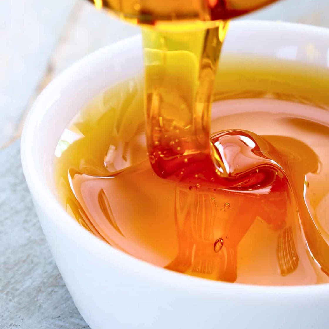 10 Best Golden Syrup Substitutes & Easy Homemade Recipe