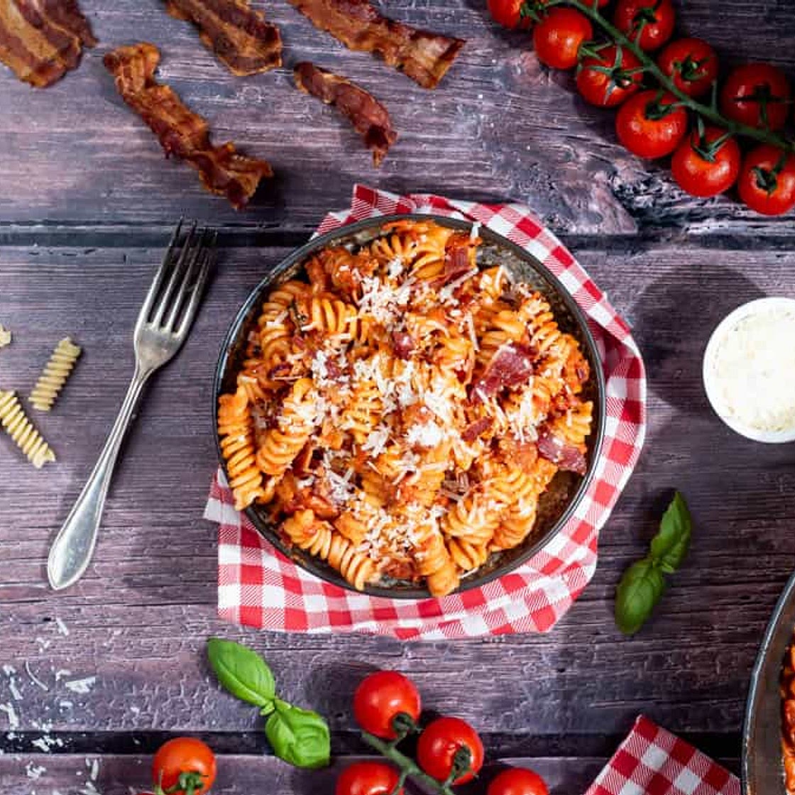 Creamy Bacon and Tomato Pasta With Chilli Flakes
