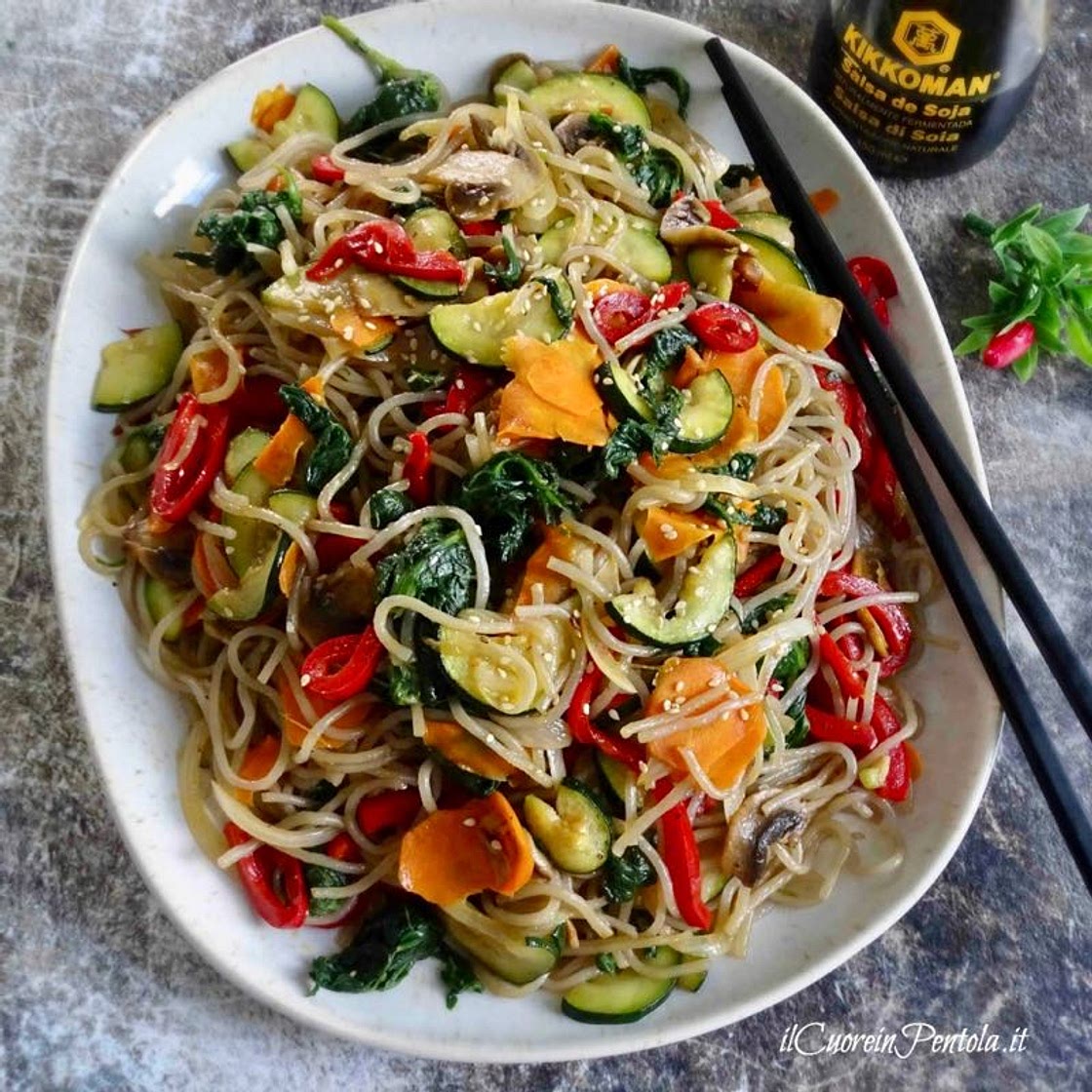 JAPCHAE: Noodles di patate con Verdure (Ricetta Coreana)