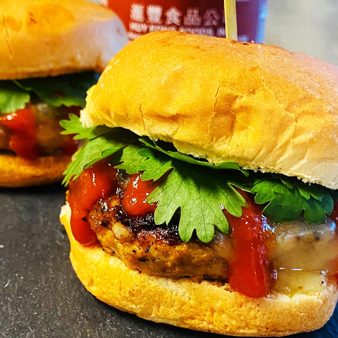 Blackstone Garlic Sriracha Chicken Sliders