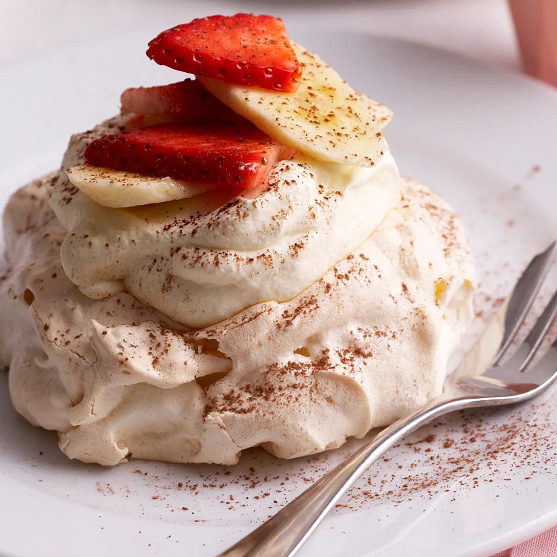 Hazelnut pavlova