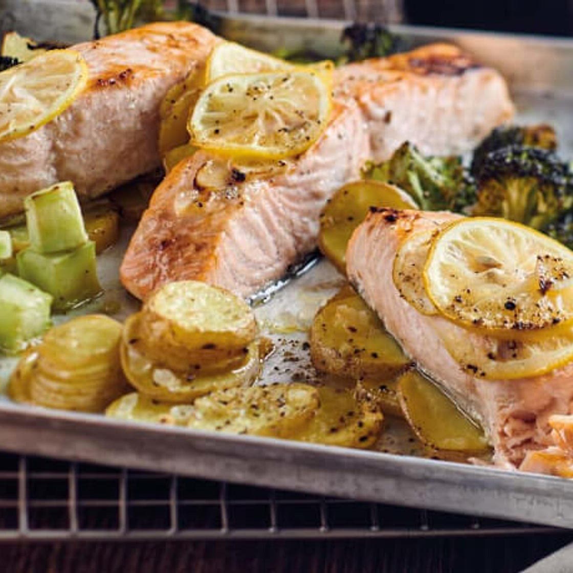 Lachs im Ofen mit Gemüse