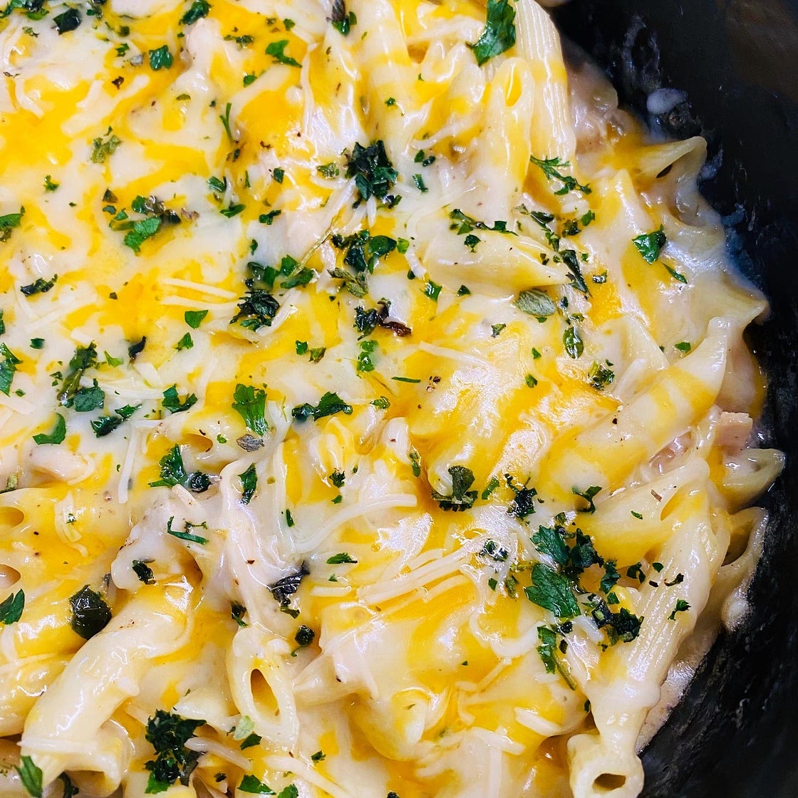 Slow Cooker Cheesy Ranch Chicken Pasta
