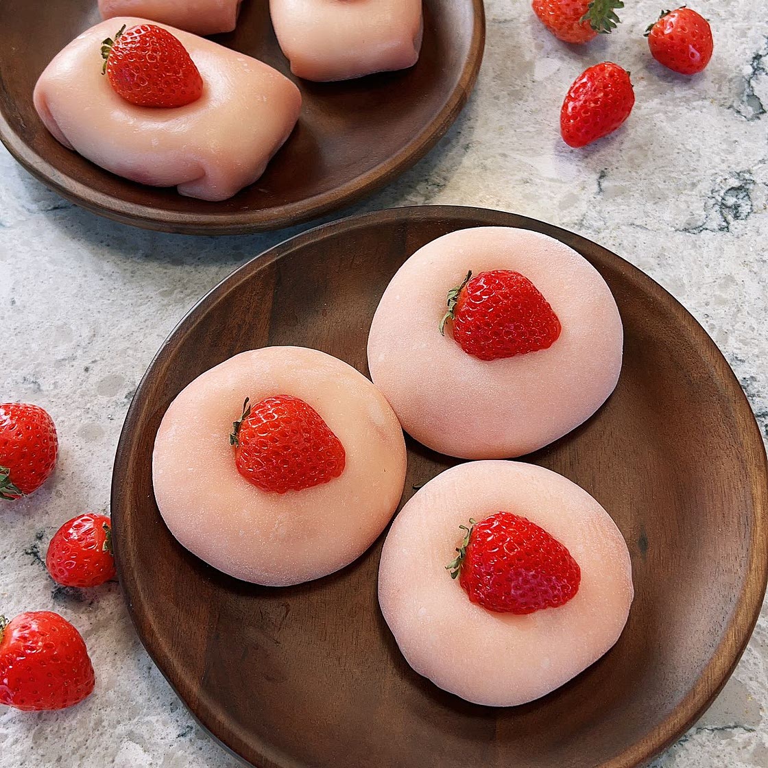 Strawberry Daifuku (strawberry mochi with cream filling)