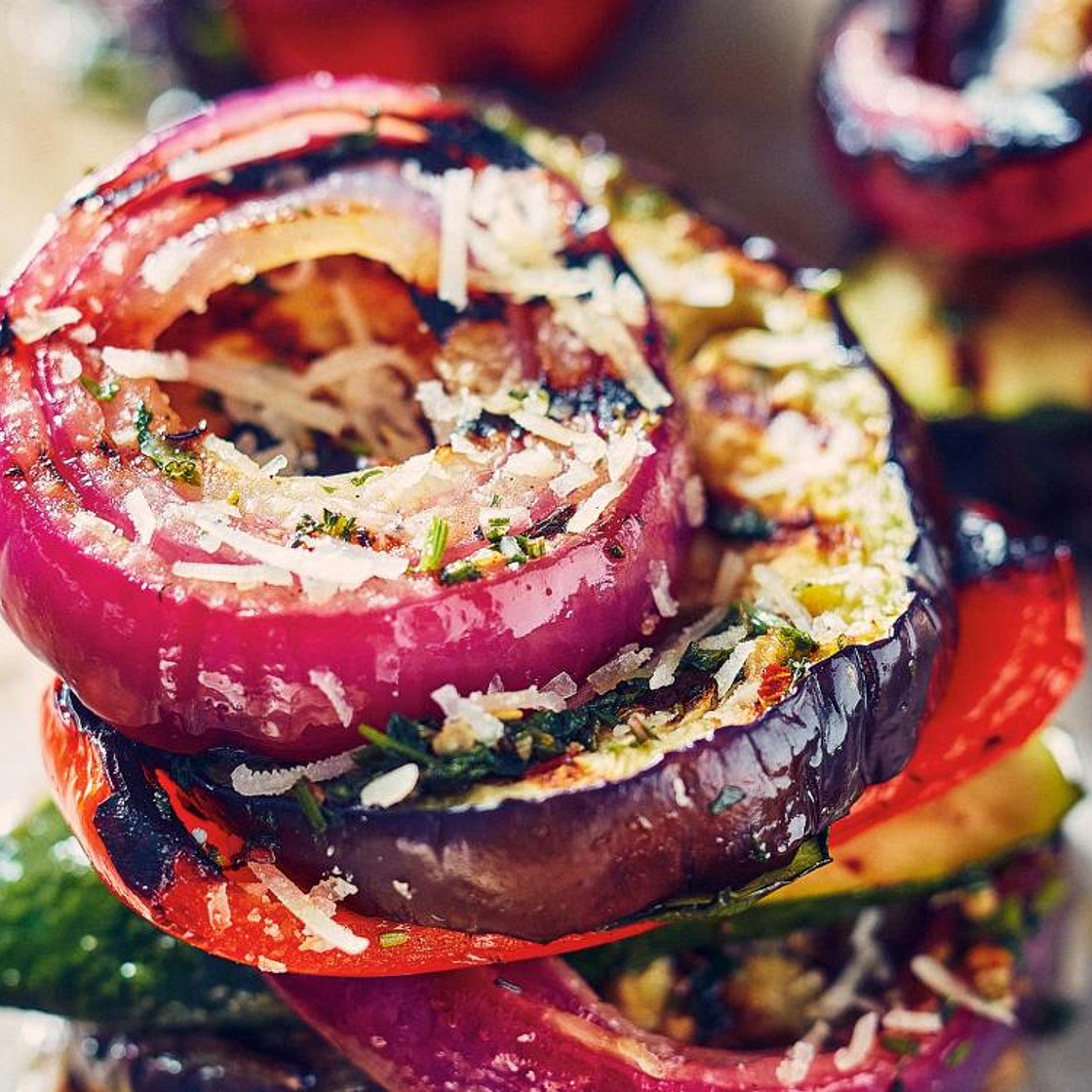 Étagés de légumes grillés aux fines herbes