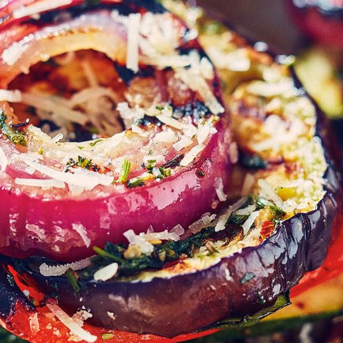 Étagés de légumes grillés aux fines herbes