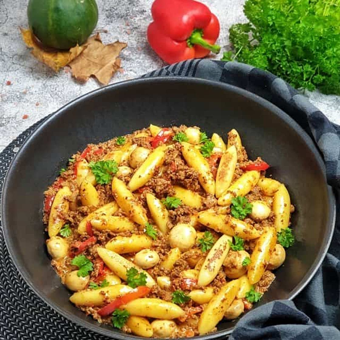 Schupfnudel Hackpfanne mit Champignons und Paprika